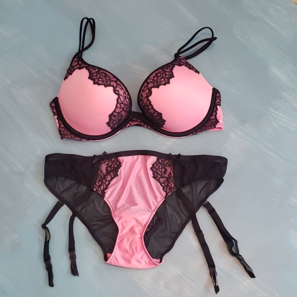 Victoria's Secret Other - Victoria's Secret Very Sexy Lingerie Set 34C